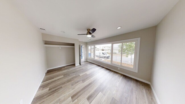 Building Photo - 4BD/2 BA Close Walk to Campus