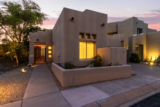 Building Photo - 6711 E Camelback Rd