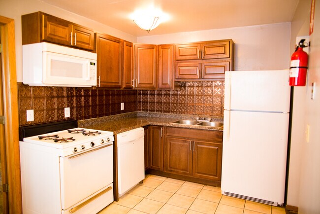 Building Photo - 1104 13th Ave SE