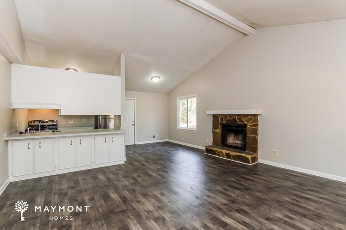 Building Photo - 346 Sprahler St