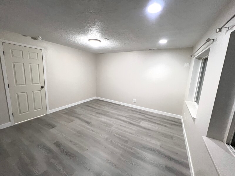 Building Photo - 6291 Liza Ln