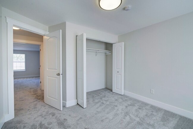 Building Photo - 3Bd/2.5Ba Kent House