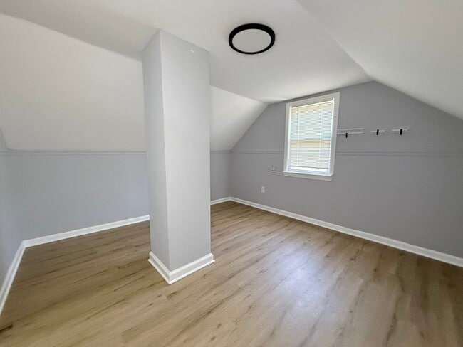 Building Photo - 26 Orchard Ave