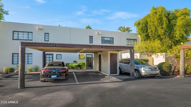 Building Photo - 5101 N Casa Blanca Dr