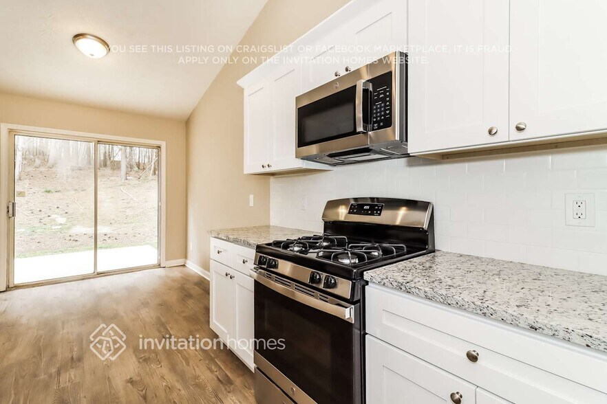 Building Photo - 236 Bridgestone Ln