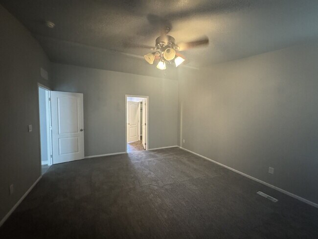 Building Photo - "Spacious 3-Bedroom Oasis with 2 Full Baths on Mount Rainier Ave, Las Vegas – Your Perfect Retrea...
