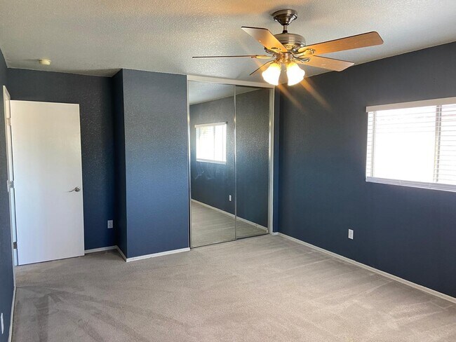 Building Photo - 1330 E Pedro Rd