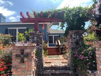 Building Photo - Charming Home in Kensington