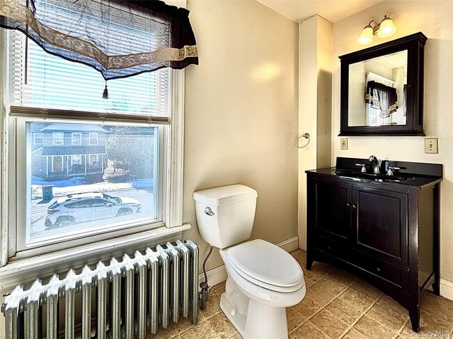 Building Photo - 9 Parker Ave