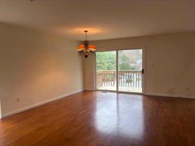 Building Photo - 1 Spring Pond Dr