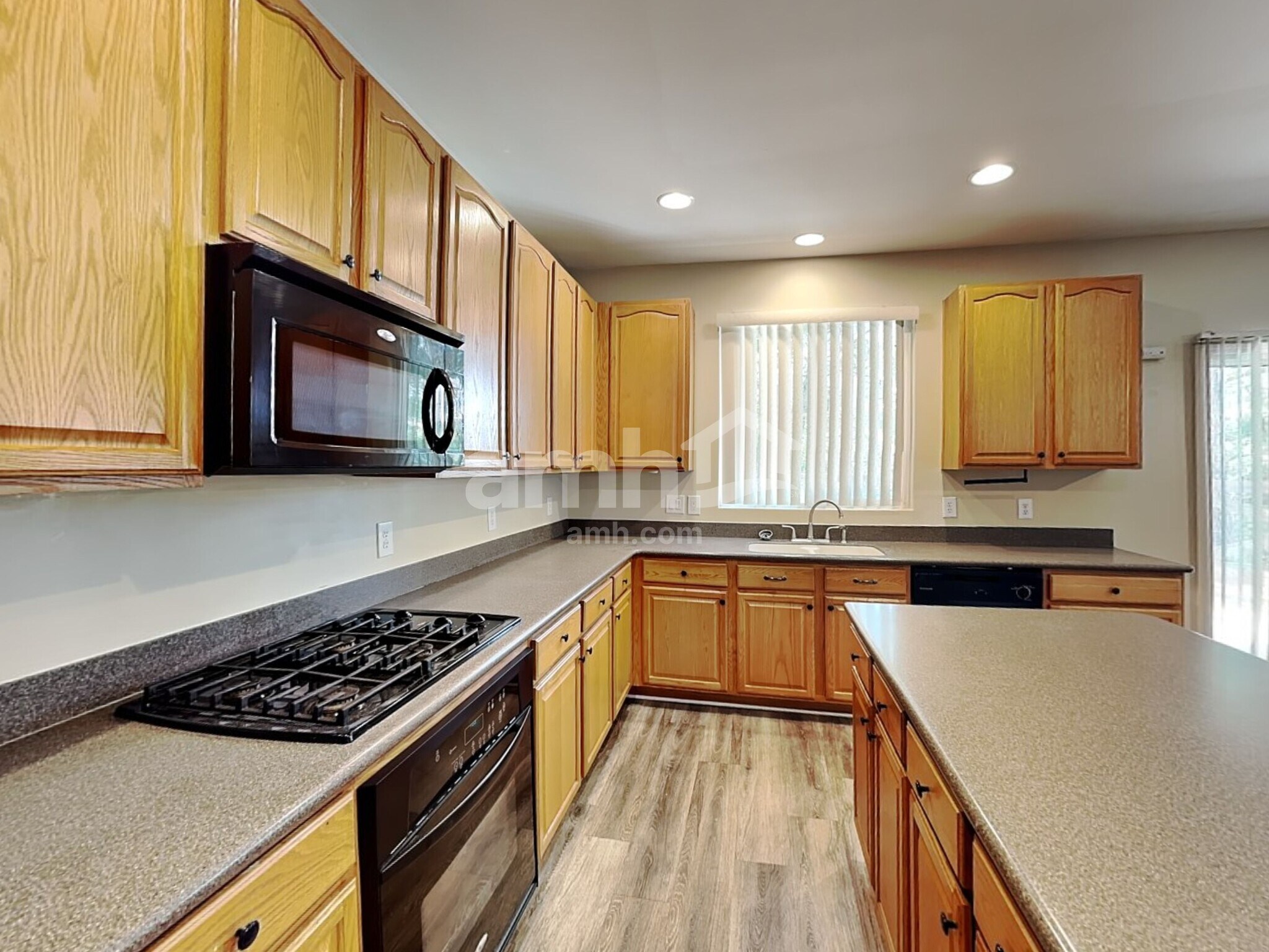 Building Photo - 2774 Jordan Ln