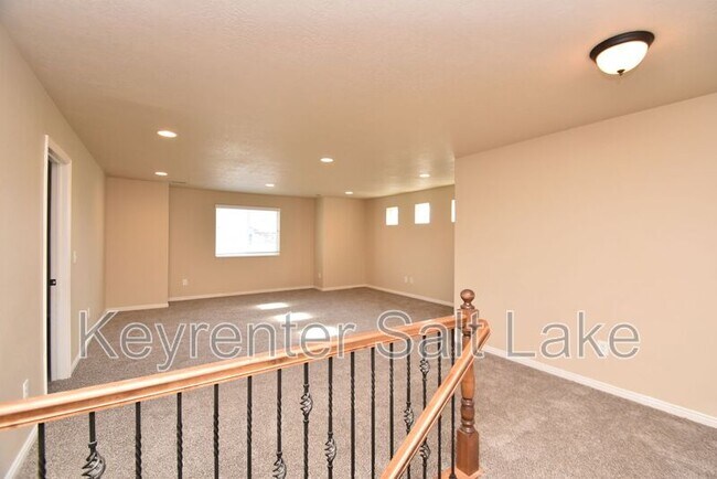 Building Photo - 1057 Cambria Drive