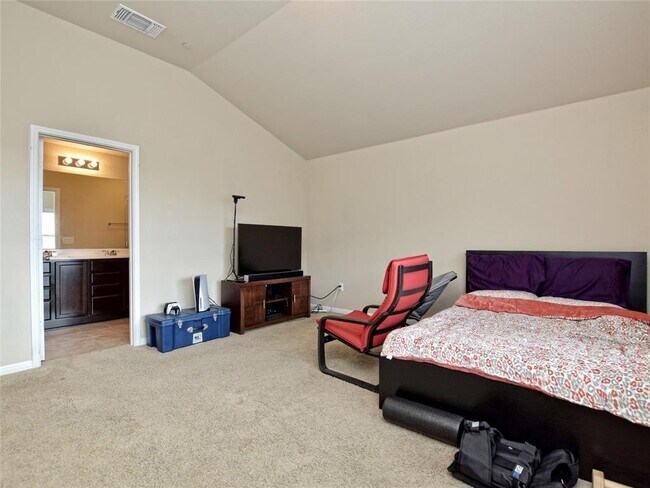 Building Photo - 516 E Slaughter Ln