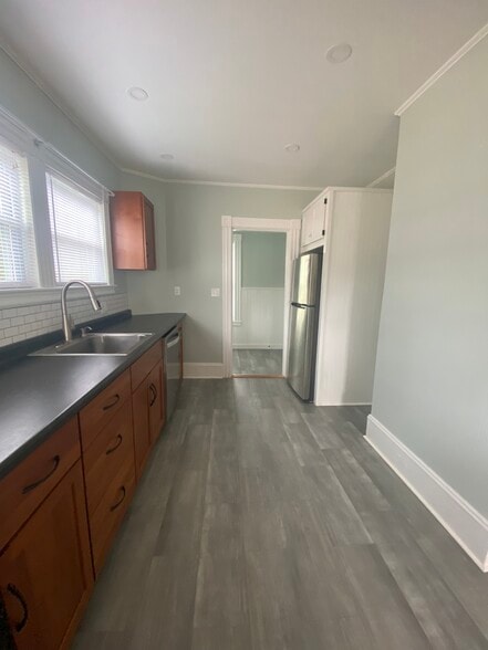 Building Photo - 71 Arsenal St