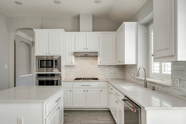 Building Photo - 2916 Alsatia Dr