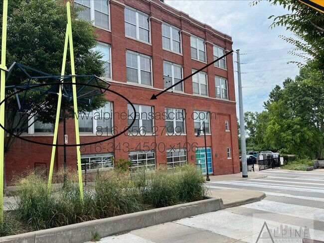 Building Photo - River Market Loft, Secured Parking