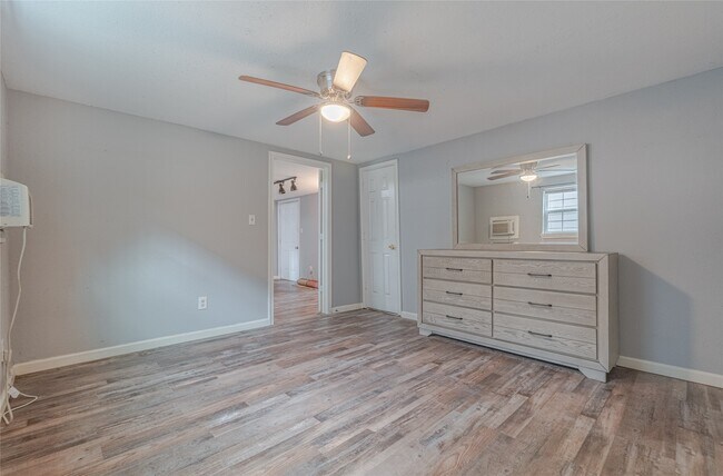 Building Photo - 4206 Walker St