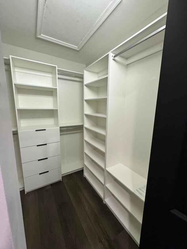 Building Photo - 10366 Buena Ventura Dr