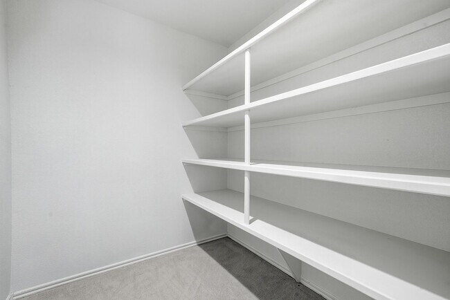 Building Photo - 408 W Fairway Ct
