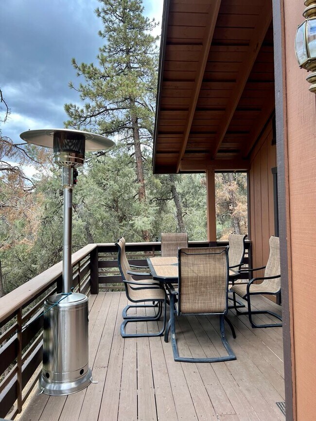 Building Photo - Cozy 3-Bed 2-Bath Cabin-Style Home Nestled...