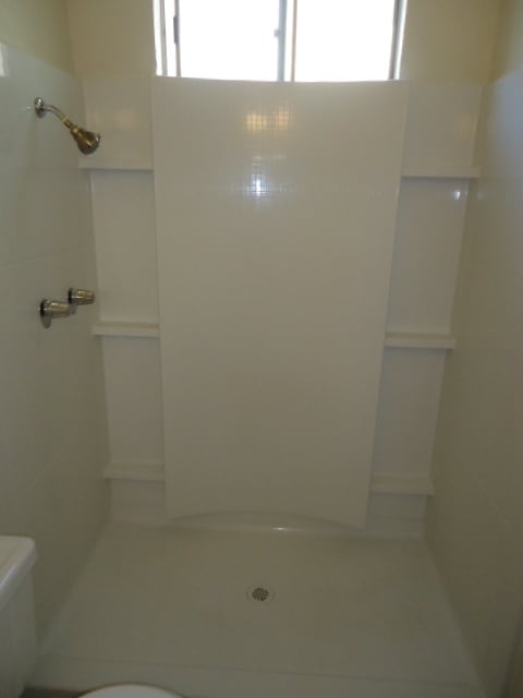 Building Photo - 3 Bedroom 2 Bathroom Single Story Home in ...