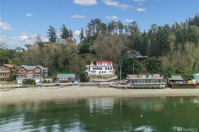 Primary Photo - Amazing Dash Point Beach Front Home!