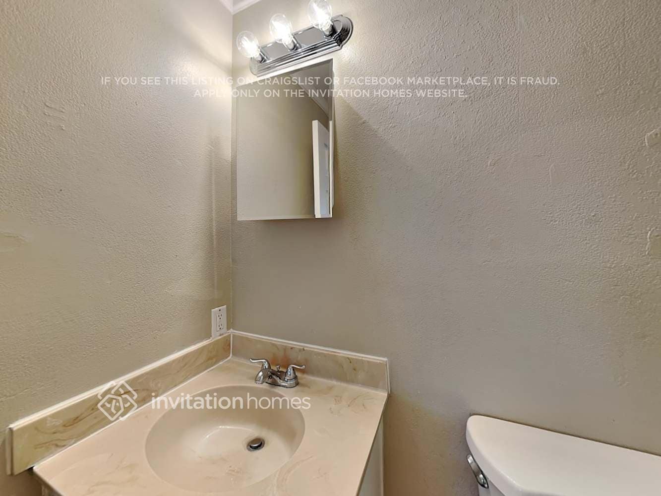 Building Photo - 243 E Cullumber Ave