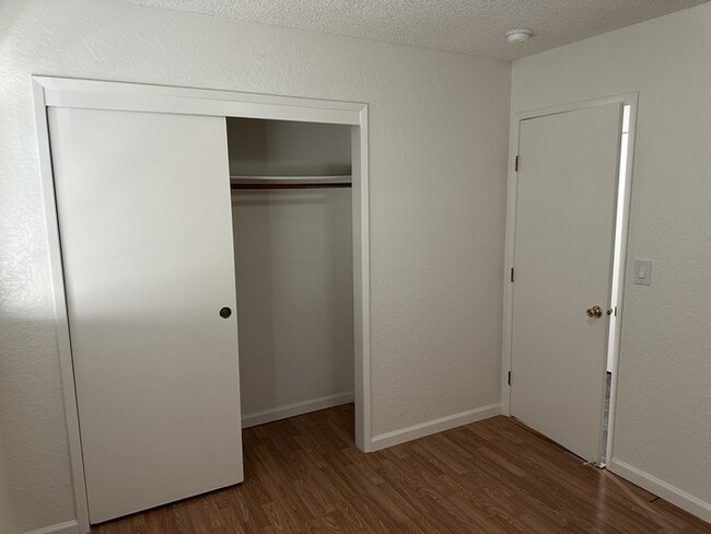 Building Photo - Modesto 3 Bed 2 Bath 2 Car Garage HOA Swim...