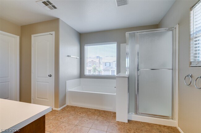 Building Photo - 1155 Paradise Garden Dr