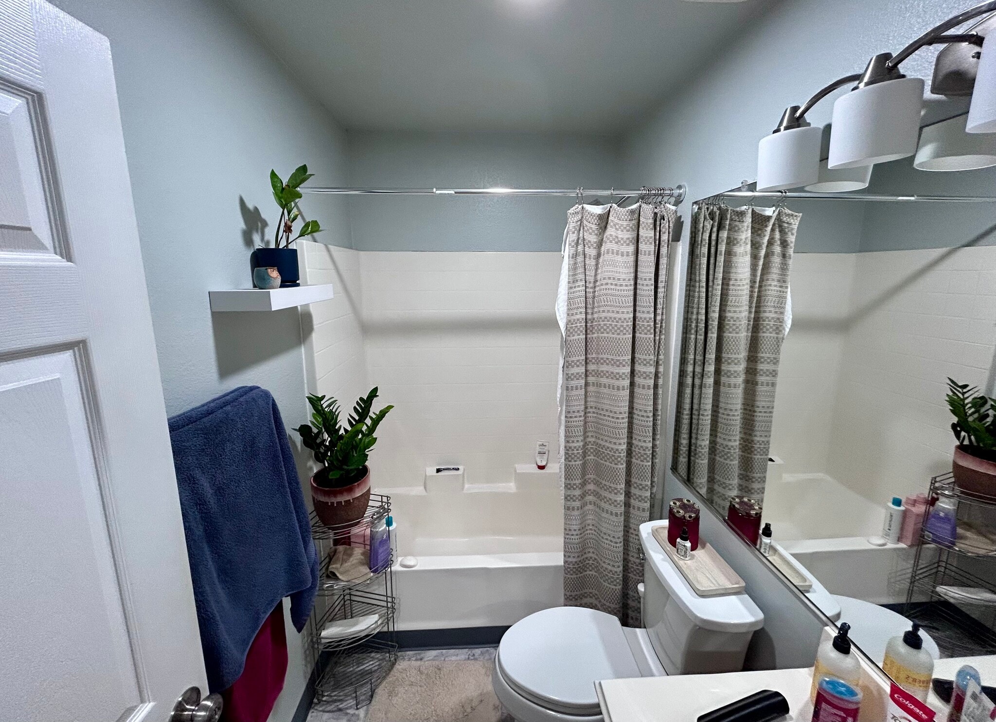 Guest Bath - 25510 Portola Loop