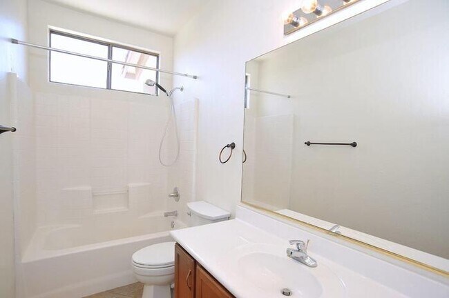 Building Photo - Priced right in Dove Mountain. Fresh & cle...