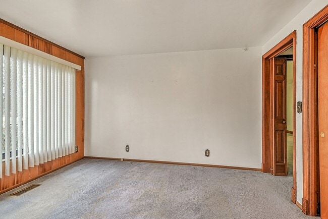 Building Photo - 563 Hales Chapel Rd