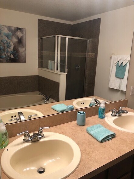 Building Photo - 4126 Hedge Maple Pl
