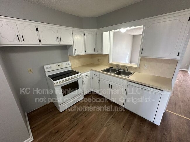 Building Photo - 838 Saddlewood St