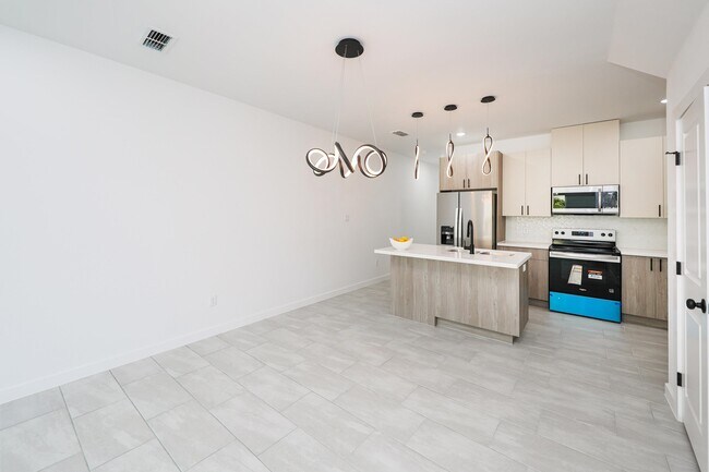 Building Photo - 8218 Casa Verde Rd