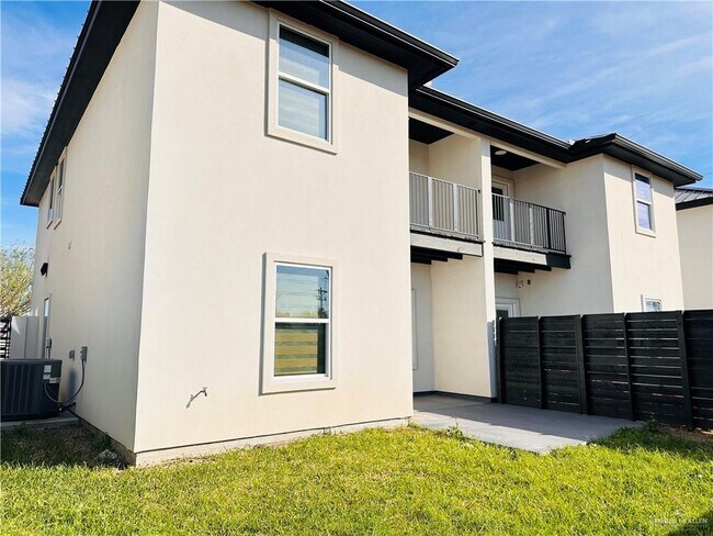 Building Photo - 25 S Kerala Ave