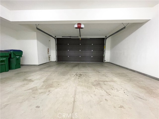 Building Photo - 126 Mighty Oak