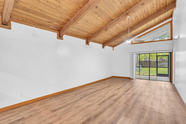 Building Photo - 100 Sparrow Dr