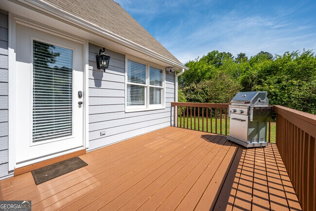 Building Photo - 13 Windfield Dr