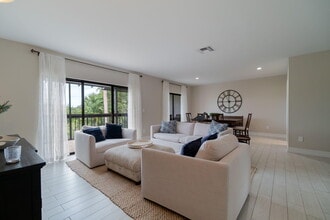 Building Photo - 11355 Pond View Dr