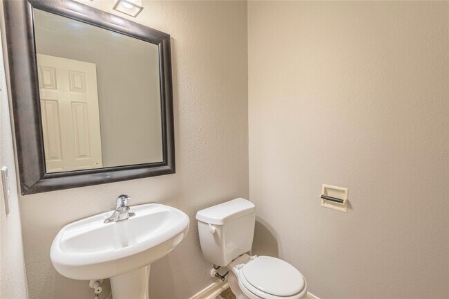 Building Photo - 20926 Hamlet Ridge Ln
