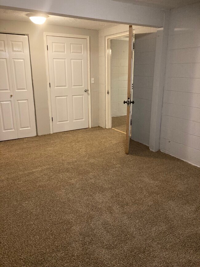 Building Photo - 220 Apartments