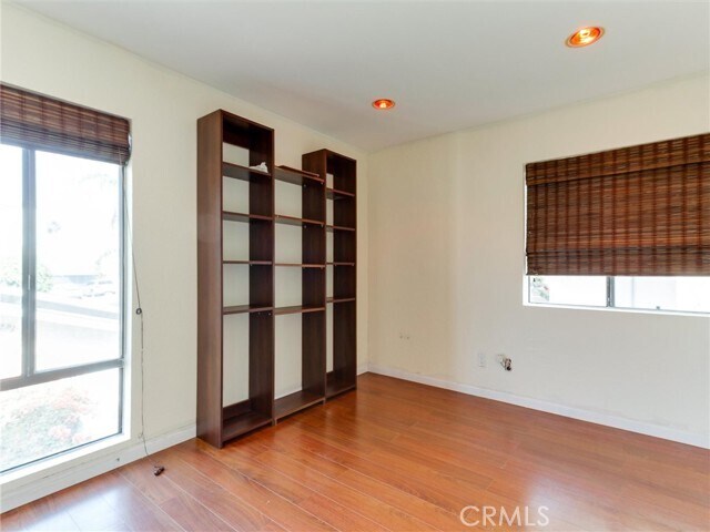 Building Photo - 834 15th St