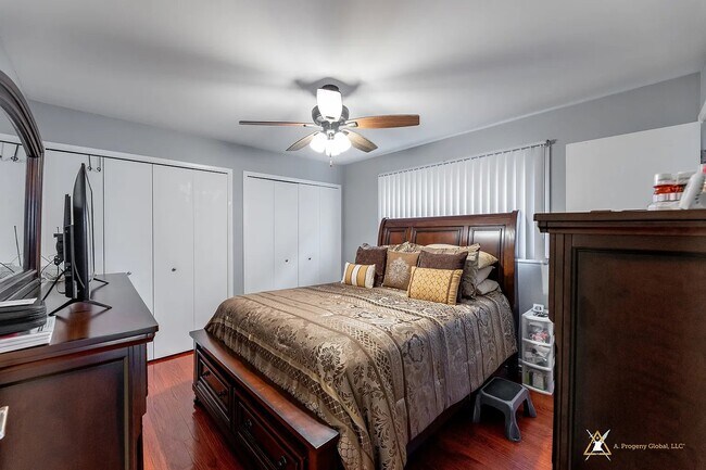 Building Photo - 341 Crandon Ave