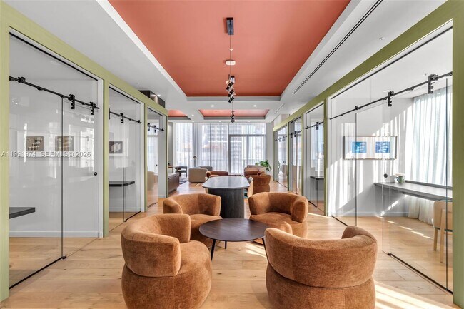 Building Photo - 11 NE 6th St