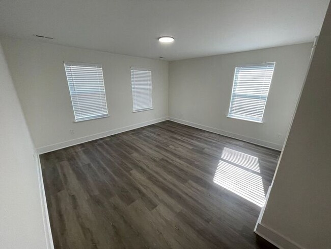 Building Photo - Charming BRAND NEW 3BR/2BA For Rent in Cha...