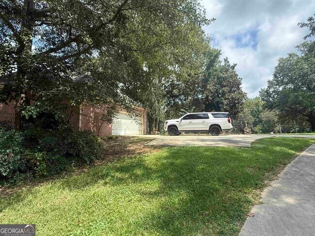 Building Photo - 307 Centennial Rd