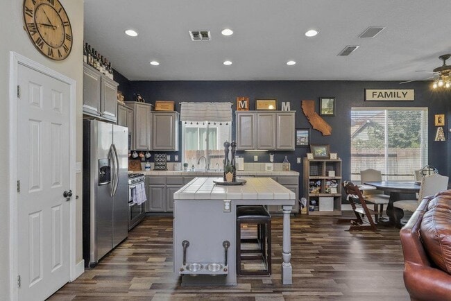 Building Photo - 2477 Veneto Ln