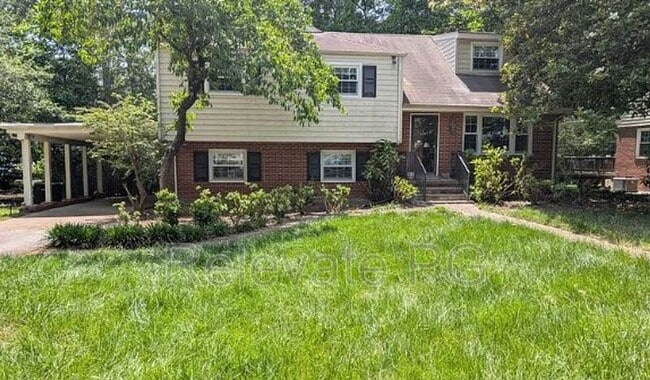 Primary Photo - 8903 Freestone Ave