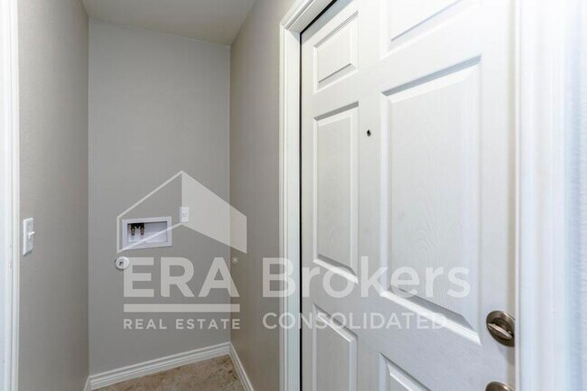 Building Photo - 2328 Duntov Dr